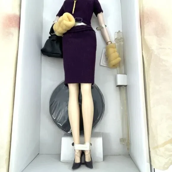 Barbie Mad Men Joan Holloway Silkstone Doll BFMC Gold Label 2010 Mattel NIB - Picture 4 of 15